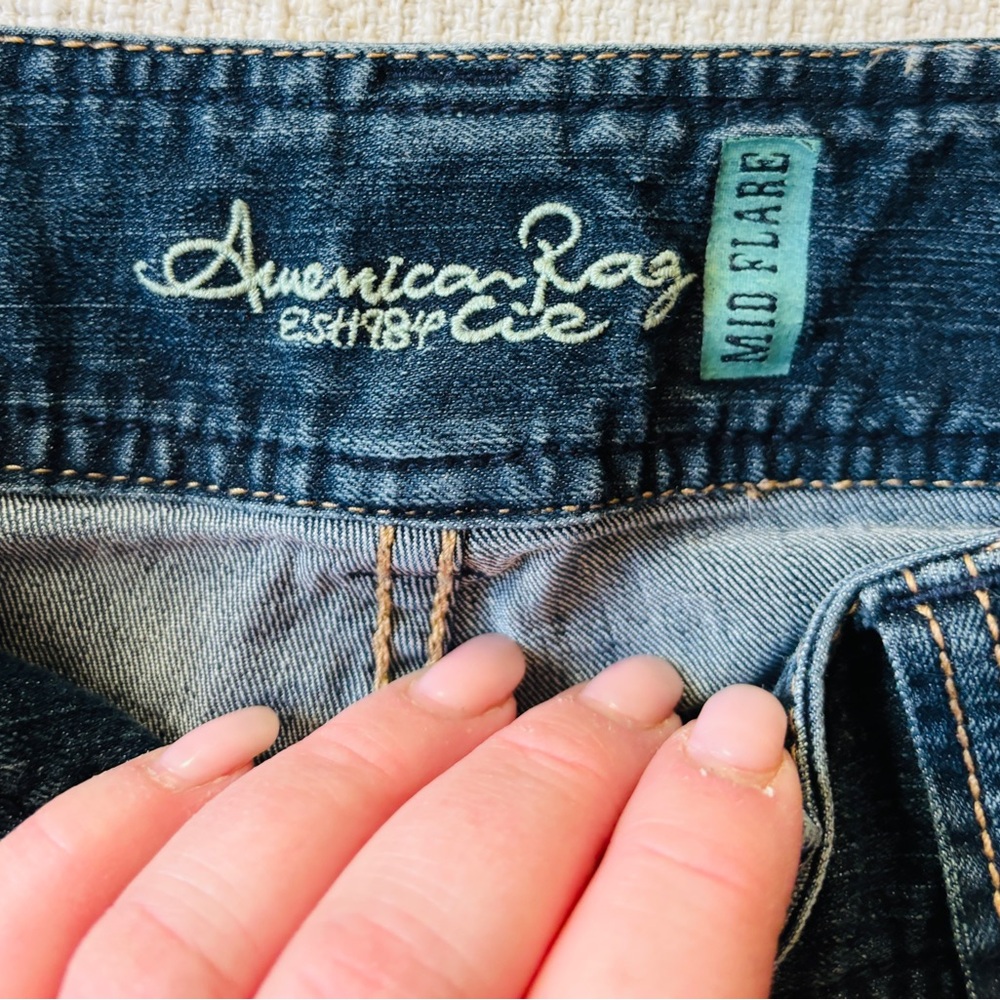 American Rag Classic Jeans Mid Flare Denim Juniors Size 11 R Denim - Picture 6 of 7